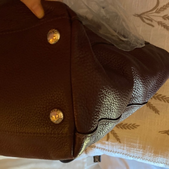 Beautiful Michael Kors Dark Brown Tote Double Strap with Gold Chain - Picture 10 of 11